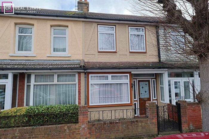 2 Bedroom Terraced House For Sale In Alexandra Avenue, Gillingham, ME7
