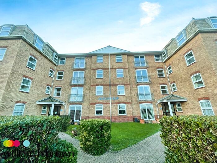 2 Bedroom Flat To Rent In Princes Esplanade, Walton-On-The-Naze, Essex, CO14