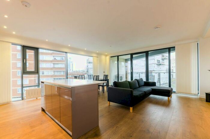 3 Bedroom Flat To Rent In Leathermarket Street, London Bridge, London, SE1