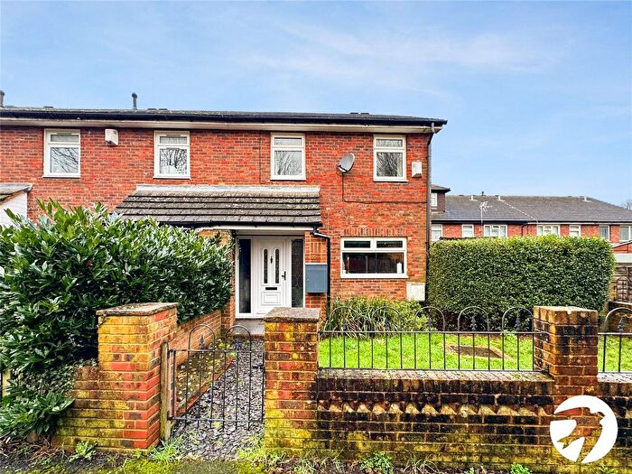 3 Bedroom End Terrace House For Sale In Plumpton Walk, Maidstone, Kent, ME15