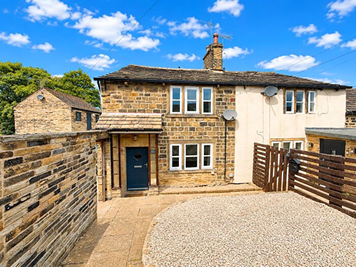 2 Bedroom Cottage For Sale In Leeds Road, Thackley, BD10