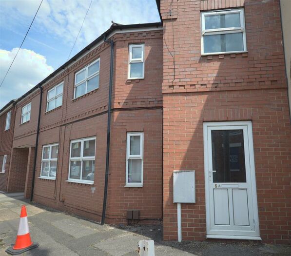 2 Bedroom House To Rent In Albany Street, Lincoln, LN1
