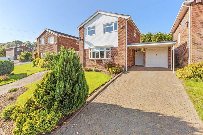 3 Bedroom Detached House For Sale In Calverley Crescent, High Wycombe, HP13