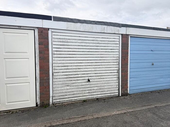 Garage / Parking For Sale In Willow Close, Pilsley, S45
