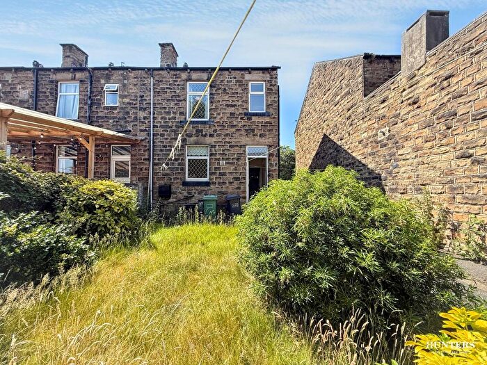 3 Bedroom End Terrace House For Sale In Lees Hall Road, Dewsbury, WF12