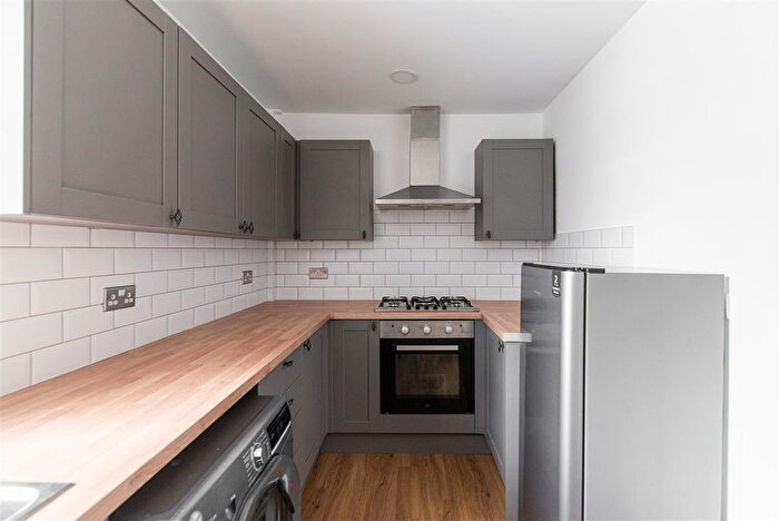 3 Bedroom Flat To Rent In Granville Court, Jesmond, Newcastle Upon Tyne, NE2