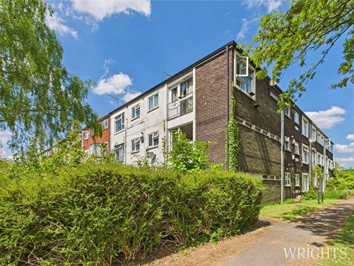 1 Bedroom Flat For Sale In Northdown Road, Hatfield, AL10