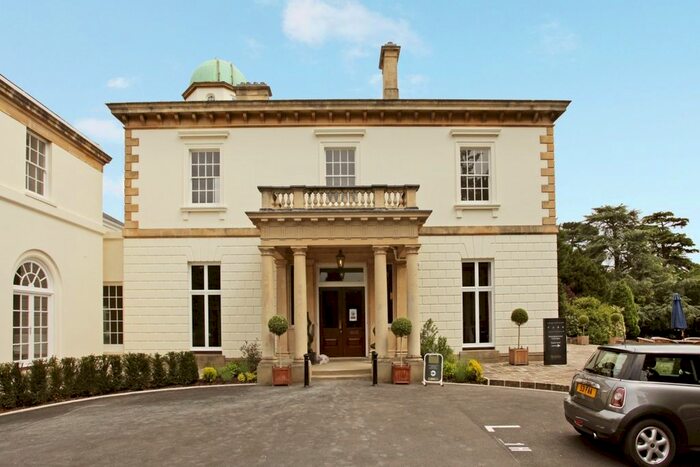 3 Bedroom Flat To Rent In Thirlestaine Road, Cheltenham, GL53
