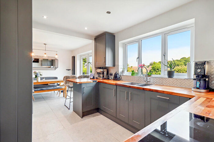 4 Bedroom Detached House For Sale In Glyders, South Benfleet, SS7