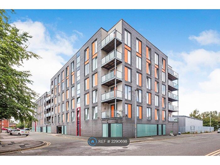 2 Bedroom Flat To Rent In Springfield Court, Salford, M3