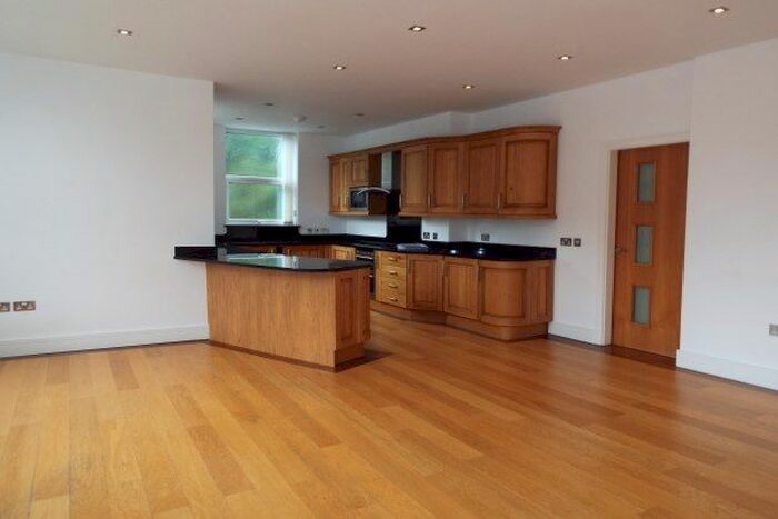 3 Bedroom Flat To Rent In Victoria Road, Liverpool, L37