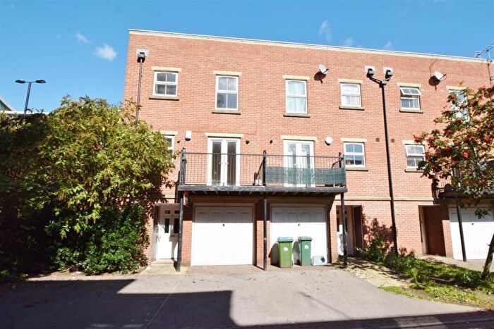 3 Bedroom Semi Detached House To Rent In St Marys, SO14