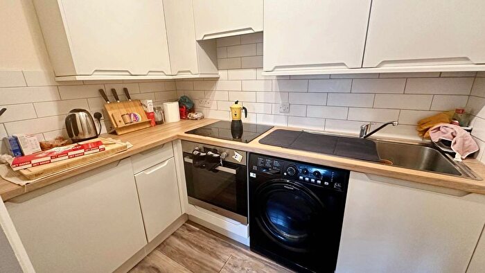 1 Bedroom Flat To Rent In Colston Court Berkeley Road, Bristol, BS7