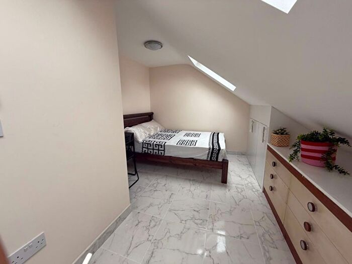 1 Bedroom Studio To Rent In Sweet Briar Green, London, N9