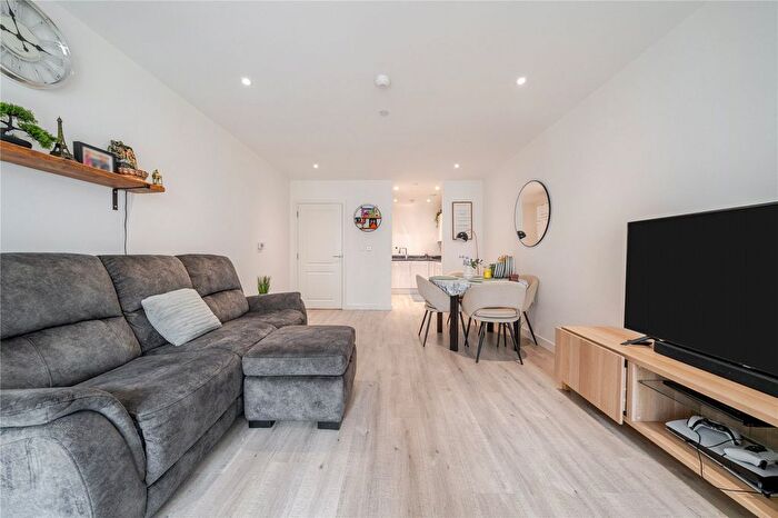2 Bedroom Flat For Sale In Regal Walk, Bexleyheath, DA6