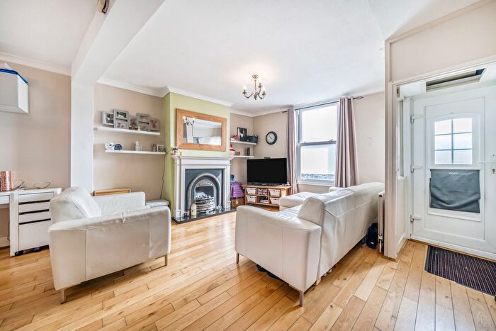 3 Bedroom Terraced House For Sale In Trafalgar Road, Gravesend, Kent, DA11