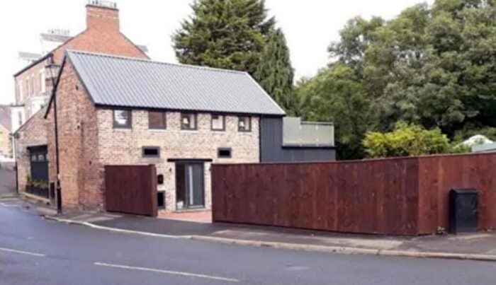 4 Bedroom Detached House For Sale In Cross House Cottage, The Green, Wallsend, NE28