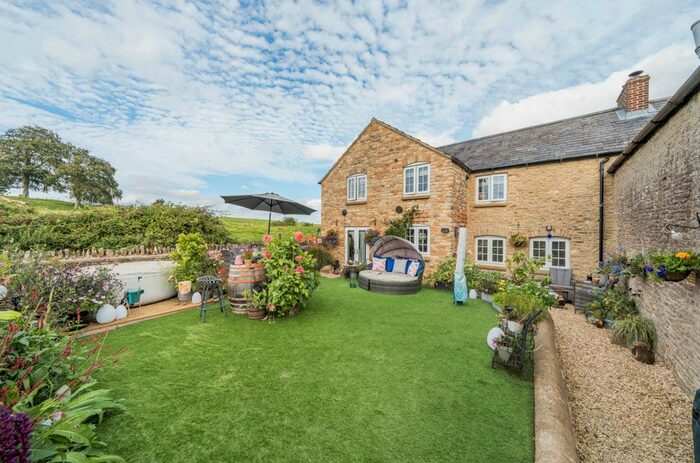 3 Bedroom Semi-Detached House For Sale In The Green, Leafield, Witney, OX29