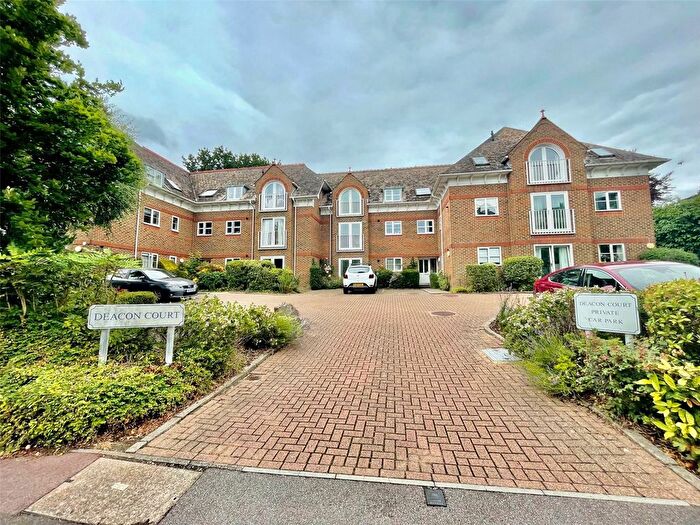 2 Bedroom Flat To Rent In Deacon Court, Culverden Park Road, Tunbridge Wells, Kent, TN4