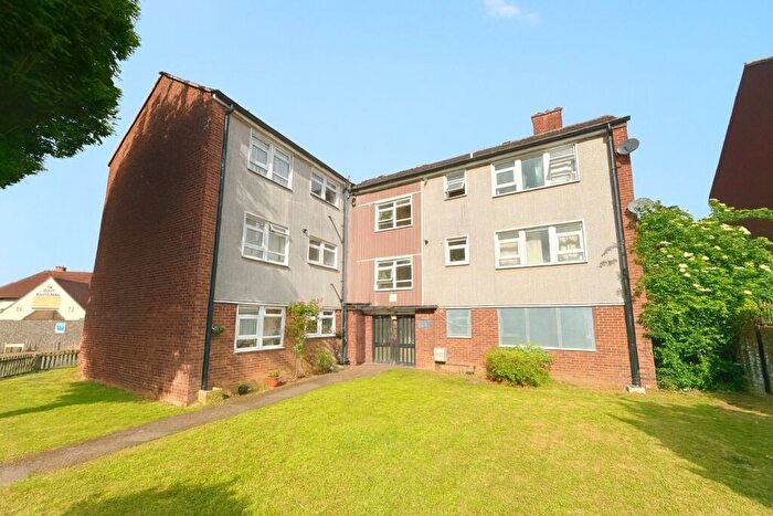 1 Bedroom Apartment For Sale In Cromwell Road, Ware, Hertfordshire, SG12