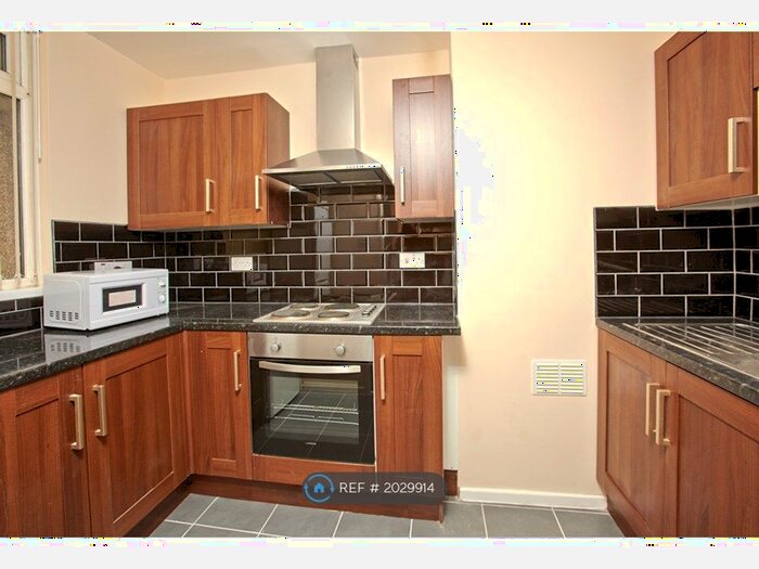 2 Bedroom Flat To Rent In Grindlay House, Coventry, CV1