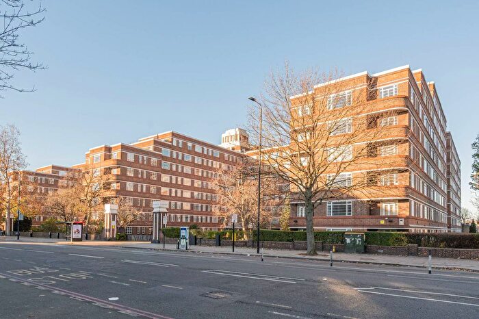 1 Bedroom Flat For Sale In Balham High Road, Balham, London, SW17