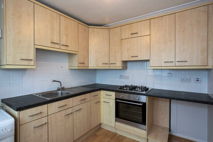 2 Bedroom Flat To Rent In Seaward Towers, Trinity Green, Gosport, PO12