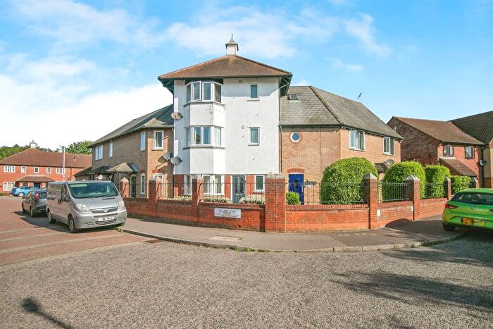 1 Bedroom Flat For Sale In Dale Close, Stanway, Colchester, CO3