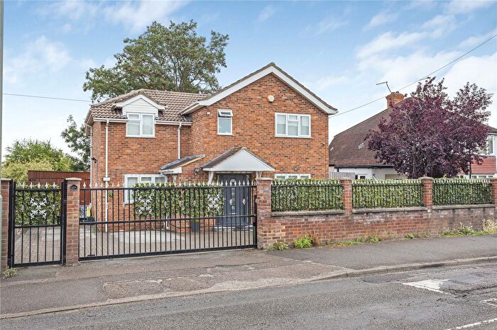 4 Bedroom Detached House To Rent In Worple Road, Staines-Upon-Thames, Surrey, TW18