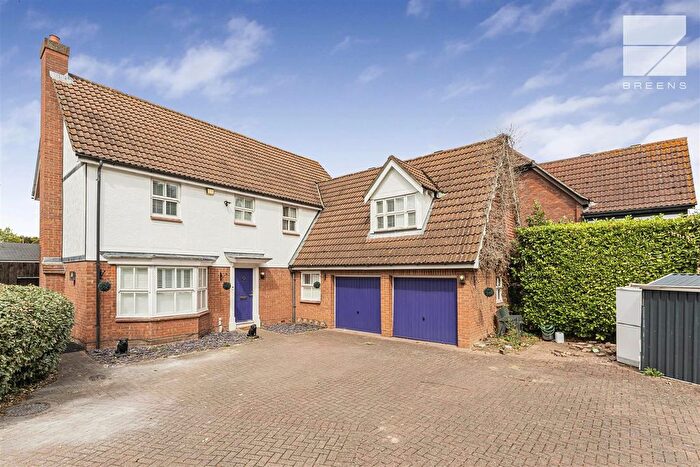 5 Bedroom Detached House For Sale In Crofton Grove, London, E4