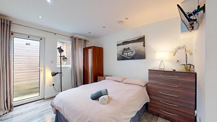 Studio To Rent In Chatsworth Road, London, NW2