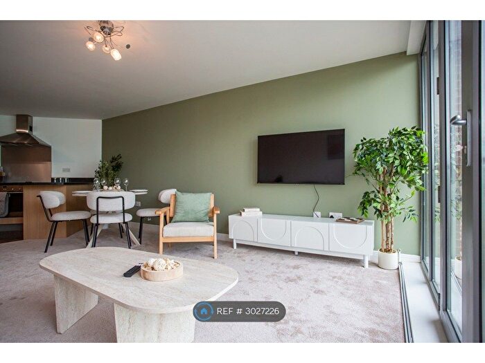 2 Bedroom Flat To Rent In Worsdell Drive, Gateshead, NE8