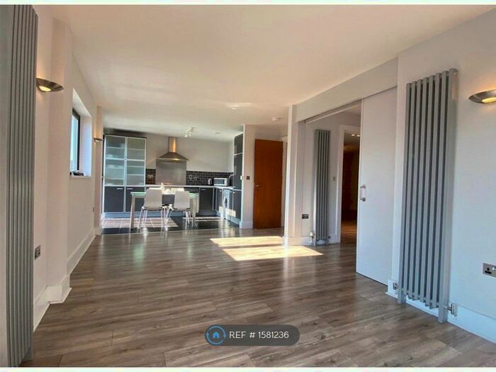 2 Bedroom Flat To Rent In Millennium Point, Salford, M50