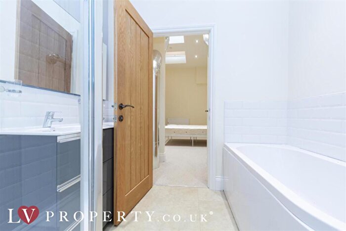 2 Bedroom Apartment To Rent In James Street, Jewellery Quarter, Birmingham, West Midlands, B3