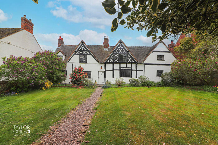 4 Bedroom Detached House For Sale In The Green, Amington, B77