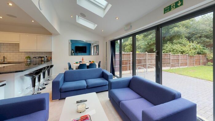 5 Bedroom Semi-Detached House To Rent In Beeston Road, Dunkirk, Nottingham, NG7