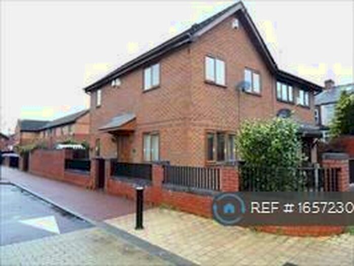 3 Bedroom Semi-Detached House To Rent In Hackle Street, Manchester, M11