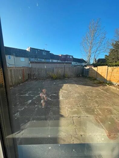 3 Bedroom Semi Detached House For Sale In Summers Lane, London, N12