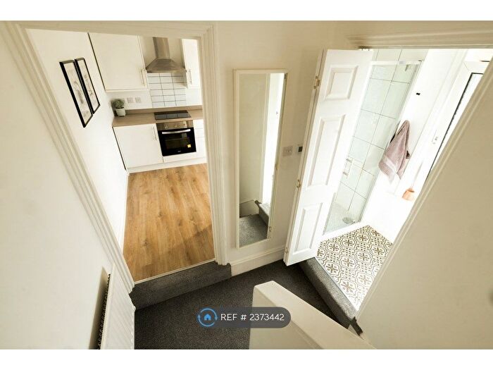 2 Bedroom Flat To Rent In Stanley Court, Newport, NP20