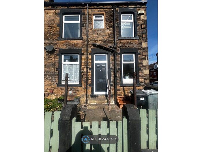 2 Bedroom End Of Terrace House To Rent In Fountain Street, Morley, Leeds, LS27