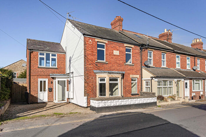 2 Bedroom Apartment To Rent In Cherry Orchard, Highworth, SN6