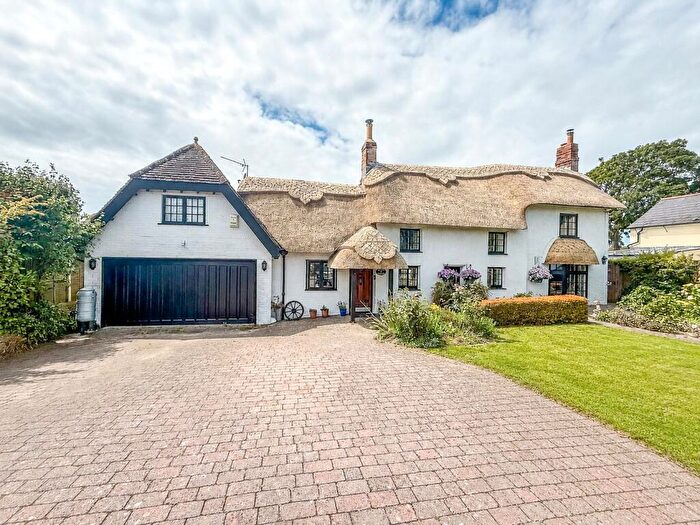 4 Bedroom Detached House For Sale In Stony Lane, Burton, Christchurch, Dorset, BH23