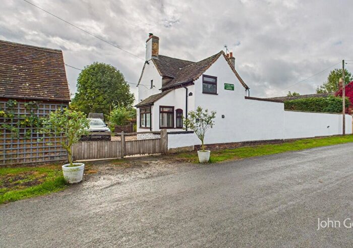 2 Bedroom Cottage For Sale In Chapel Lane, Hanbury, DE13