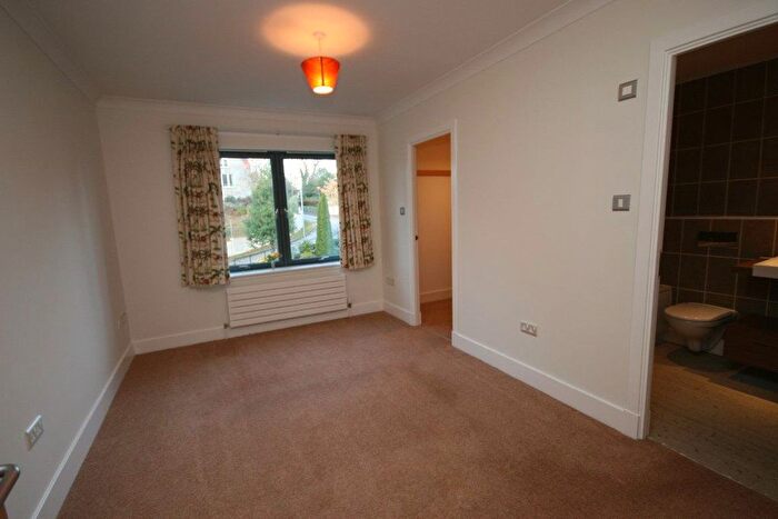 3 Bedroom Flat To Rent In South Oswald Road, Morningside, Edinburgh, EH9
