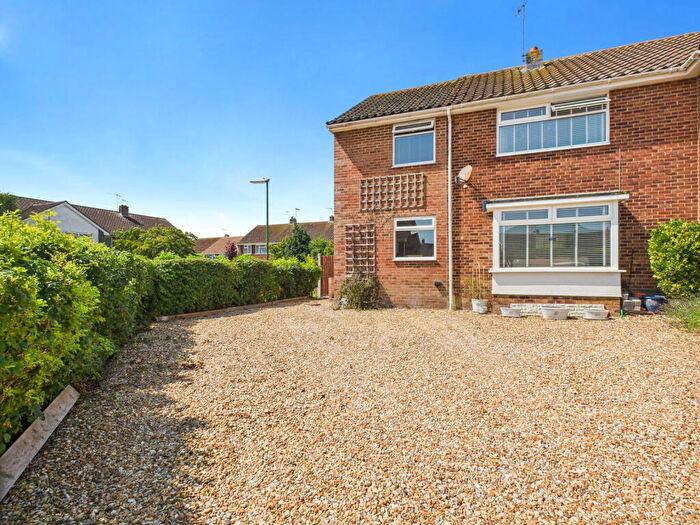 4 Bedroom End Of Terrace House For Sale In Rogate Close, Sompting, BN15