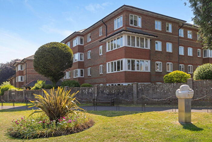 2 Bedroom Flat For Sale In South Walks Road, Dorchester, DT1