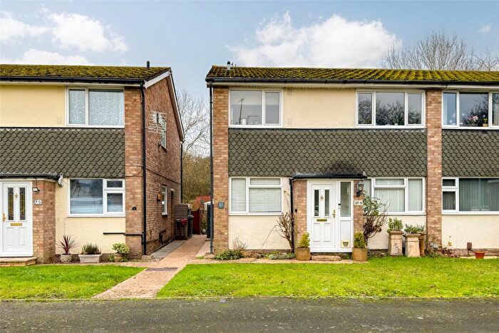 2 Bedroom Apartment For Sale In The Beeches, Park Street, St. Albans, Hertfordshire, AL2