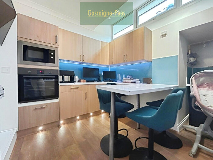 4 Bedroom Apartment To Rent In Farnborough Road, GU14