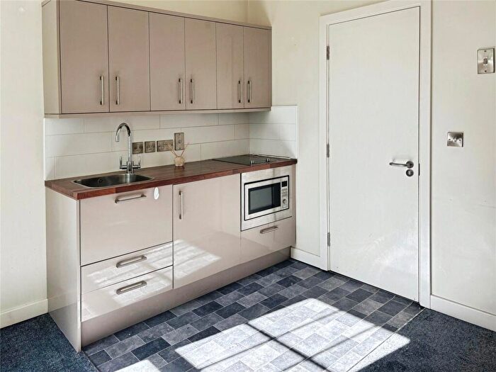 1 Bedroom Flat To Rent In High Street, Swadlincote, Derbyshire, DE11