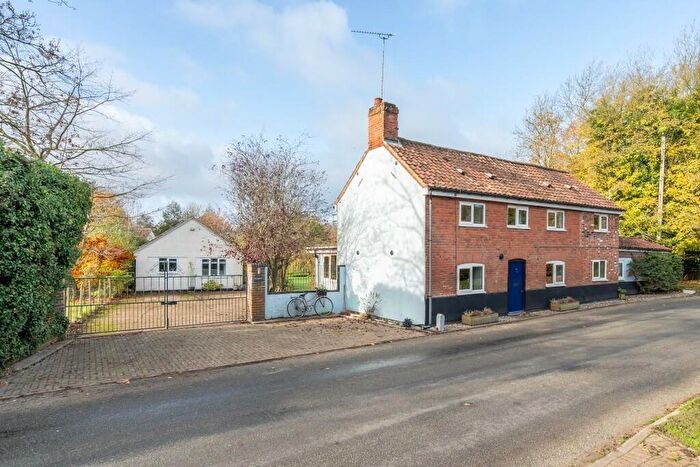 5 Bedroom Cottage For Sale In Swannington, NR9